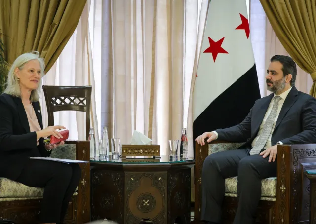 وزير الخارجية والمغتربين السيد أسعد حسن الشيباني يلتقي في دمشق السيدة مريام وارد ممثلة والمدير القطري لبرنامج الأغذية العالمي