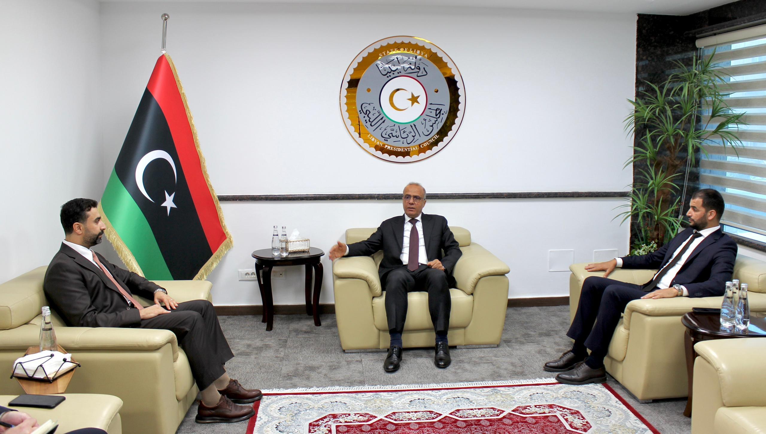 التقى الوفد التقني لوزارة الخارجية والمغتربين بعضو المجلس الرئاسي في دولة ليبيا الشقيقة السيد عبد الله اللافي