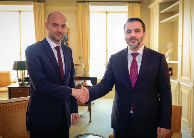 وزير الخارجية والمغتربين السيد أسعد حسن الشيباني يلتقي في مدينة نيس بفرنسا نظيره الفرنسي السيد جان نويل بارو