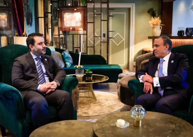 Minister Al-Shaibani Meets Egyptian Counterpart on the Sidelines of the Oslo Forum for Peace and Discusses Means of Strengthening Bilateral Cooperation