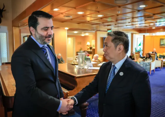 Foreign Minister Al-Shaibani Meets Indonesian Deputy Foreign Minister on Sidelines of Oslo Forum for Peace