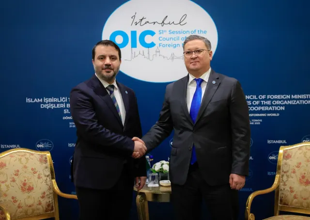 Foreign Minister Al-Shaibani Meets Kazakh Counterpart on Sidelines of OIC Council of Foreign Ministers Session