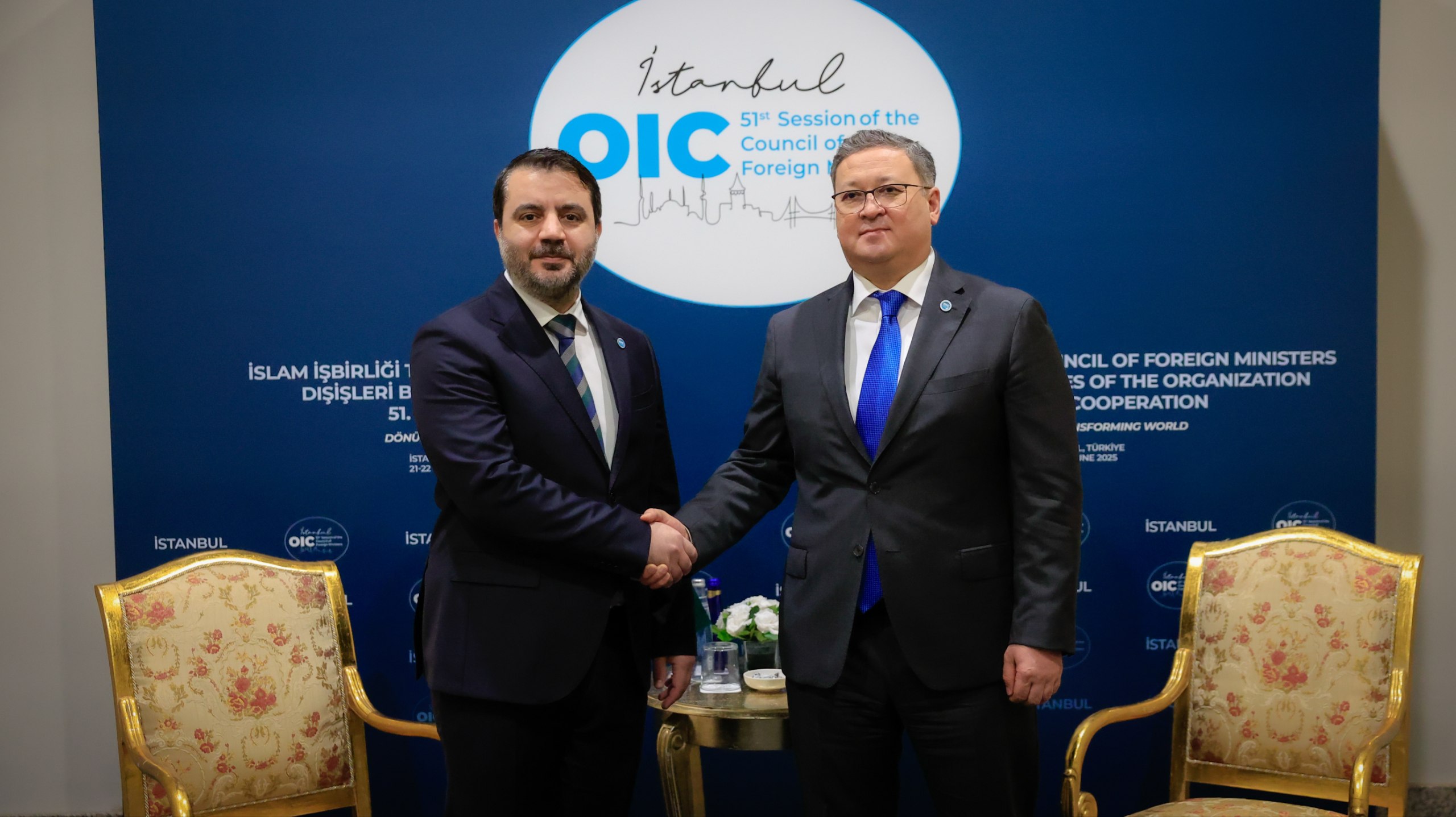 Foreign Minister Al-Shaibani Meets Kazakh Counterpart on Sidelines of OIC Council of Foreign Ministers Session