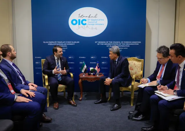 Foreign Minister Asaad Hassan Al-Shaibani Meets with Malaysian Foreign Minister Mohamed Hassan