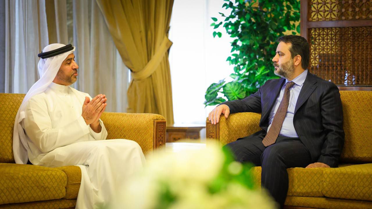 وزير الخارجية السيد أسعد حسن الشيباني يلتقي في دمشق وفدًا من الإمارات العربية المتحدة