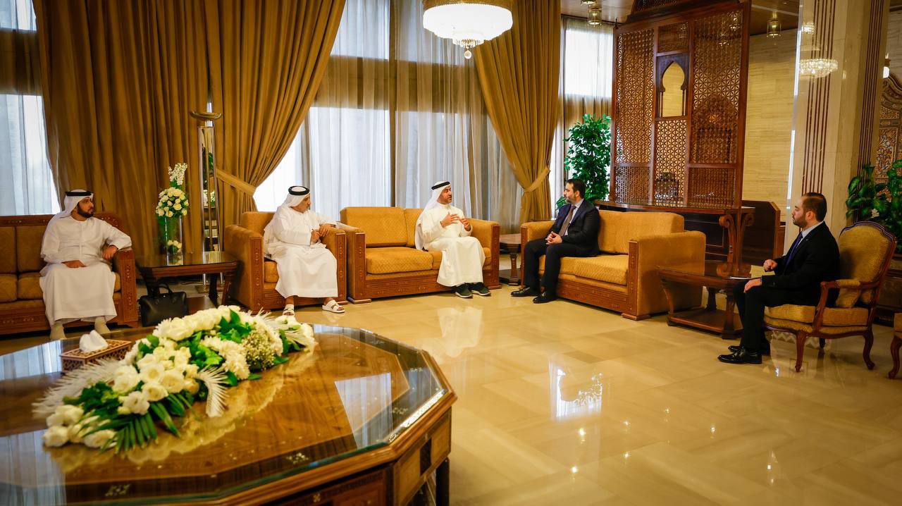 وزير الخارجية السيد أسعد حسن الشيباني يلتقي في دمشق وفدًا من الإمارات العربية المتحدة