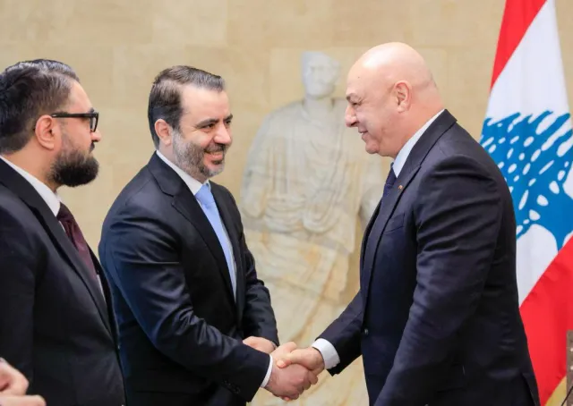 التقى وزير الخارجية والمغتربين السيد أسعد حسن الشيباني ووزير العدل السيد مظهر الويس ورئيس جهاز الاستخبارات العامة السيد حسين السلامة في بيروت بفخامة رئيس الجمهورية اللبنانية السيد جوزاف عون